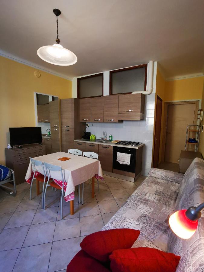 Torres Rojas Appartement Ivrea Buitenkant foto