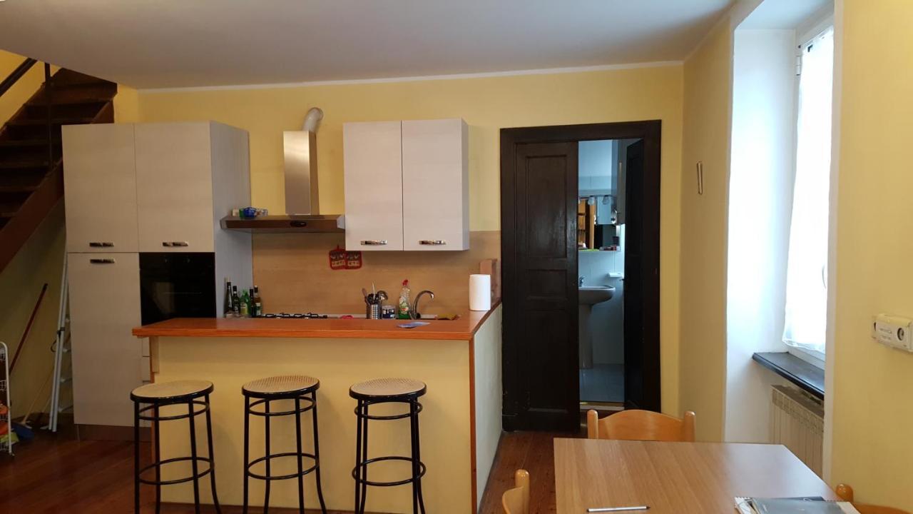 Torres Rojas Appartement Ivrea Buitenkant foto