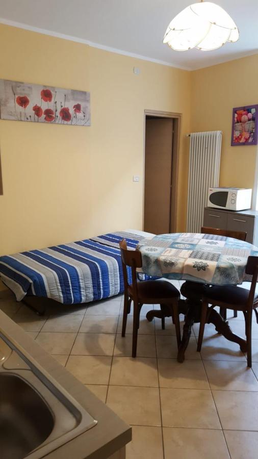 Torres Rojas Appartement Ivrea Buitenkant foto