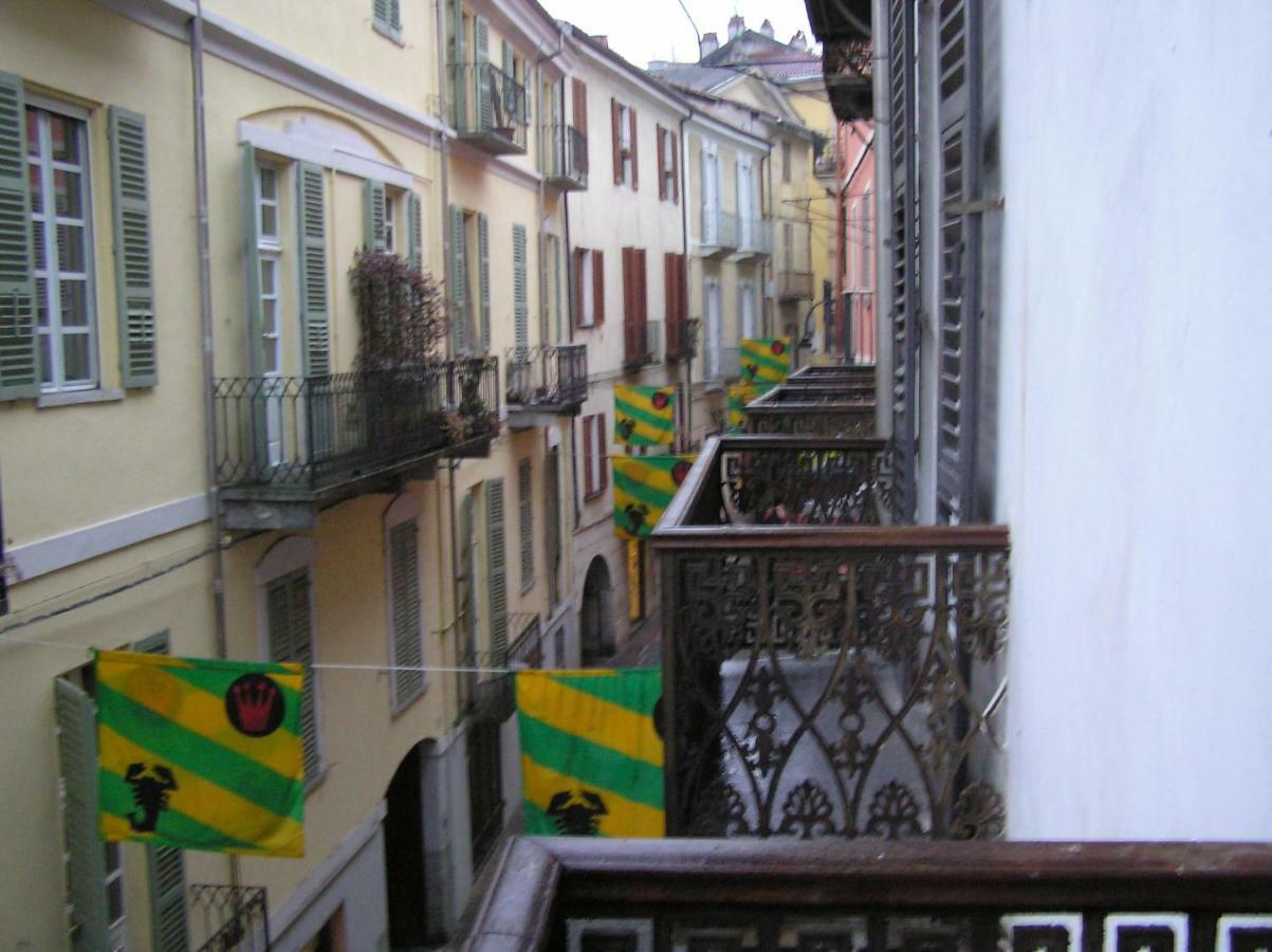 Torres Rojas Appartement Ivrea Buitenkant foto