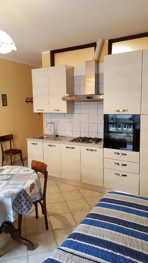 Torres Rojas Appartement Ivrea Buitenkant foto