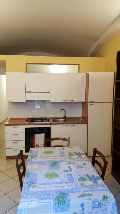 Torres Rojas Appartement Ivrea Buitenkant foto